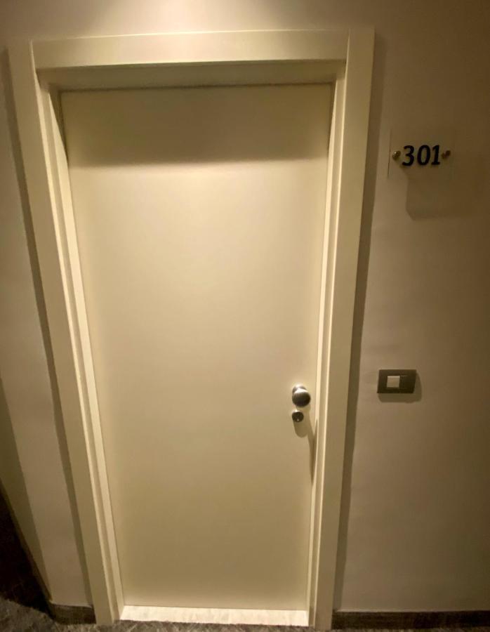 Hnn Luxury Apartments Genoa Luaran gambar