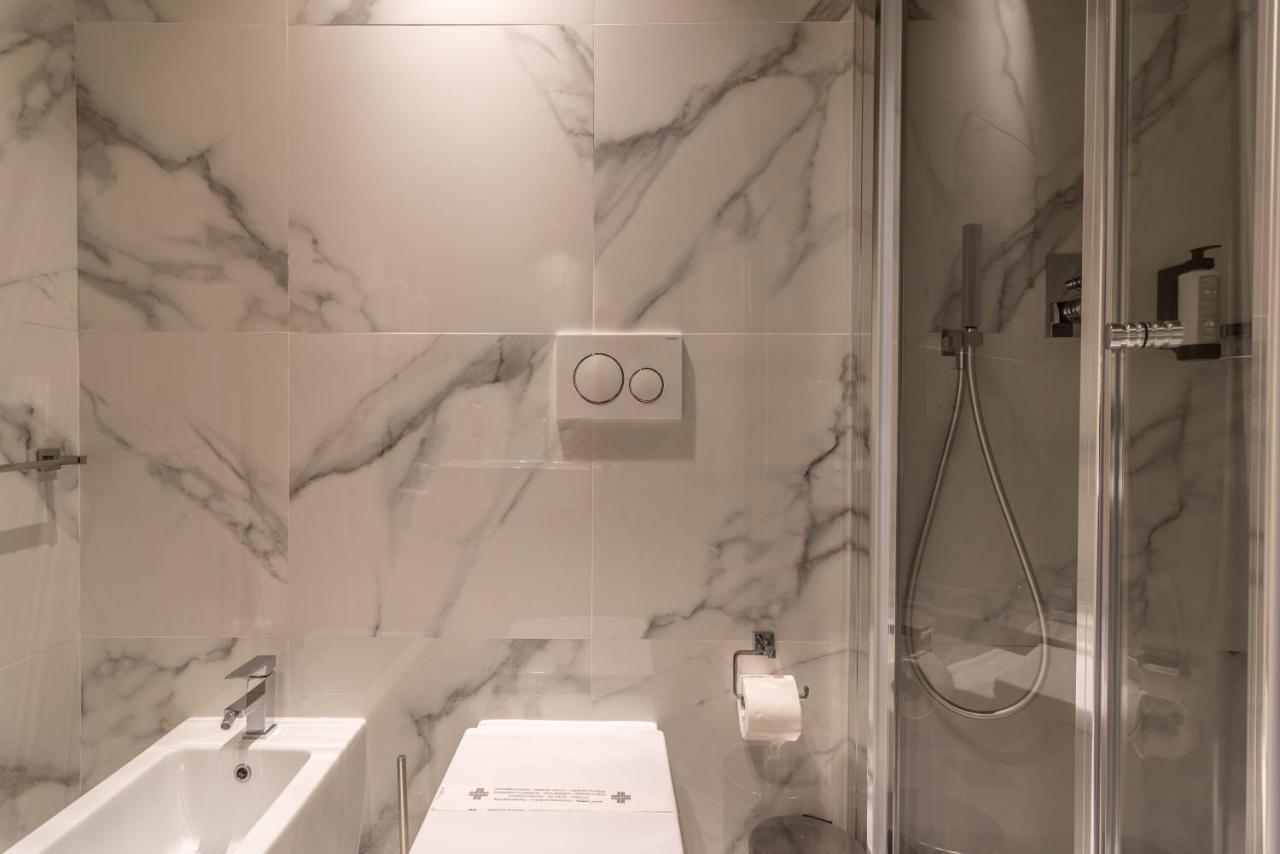 Hnn Luxury Apartments Genoa Luaran gambar