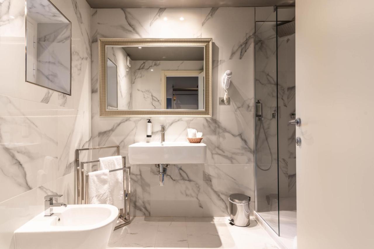 Hnn Luxury Apartments Genoa Luaran gambar