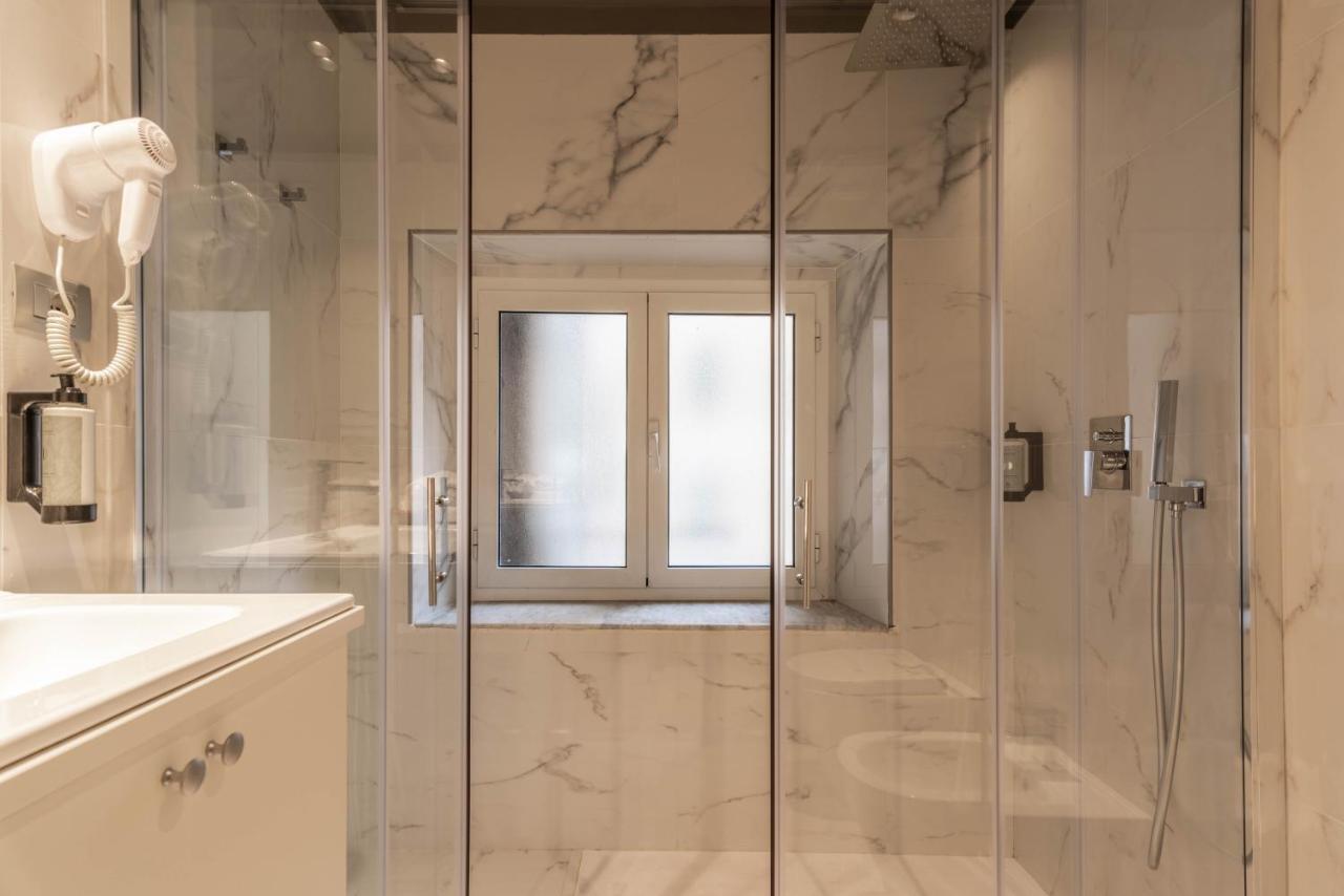 Hnn Luxury Apartments Genoa Luaran gambar